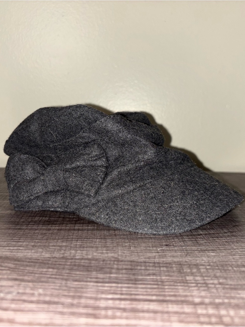 Charcoal Gray Wool Bow Newsboy Cap